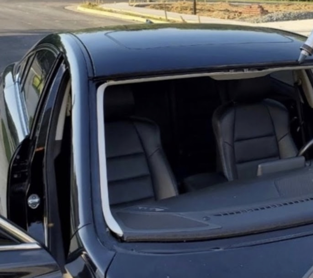 Fast AutoGlass windshield replacement work